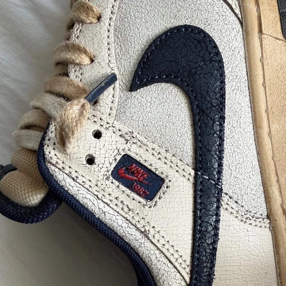 Nike Dunk Low SP / Stranger Things / Phantom and Midnight Navy / Size 11 - Picture 9 of 13